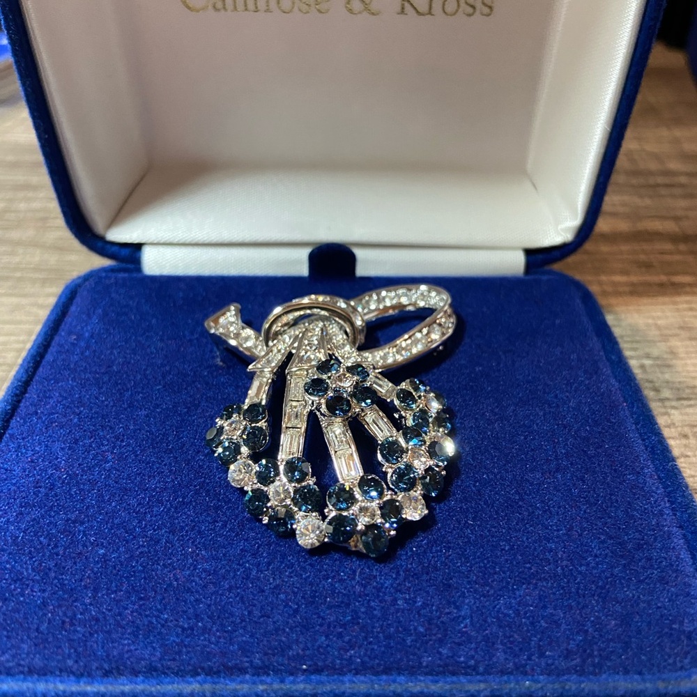 Camrose & Kross Silver and Blue Classic Brooch - Picture 2 of 3